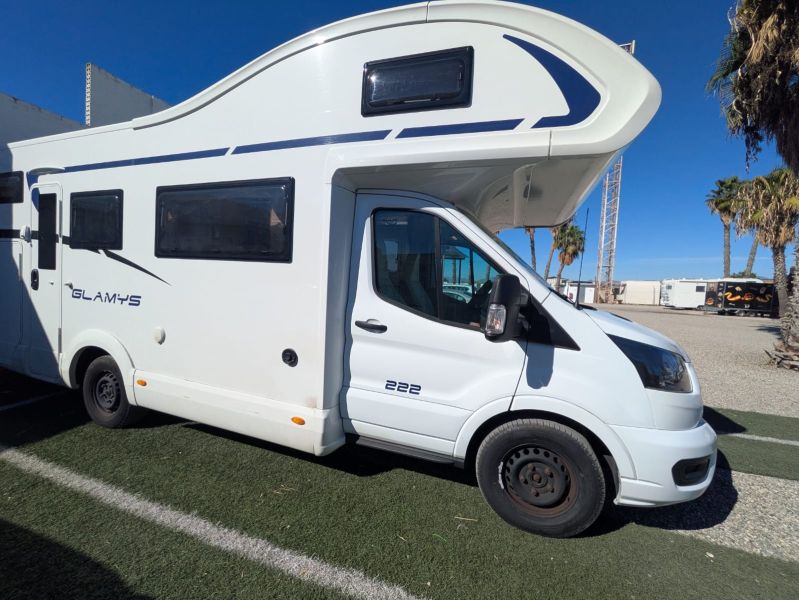 En venta Ford McLouis Glamys 222 *OFERTA FEBRERO* Blanco 2023 Málaga foto 2