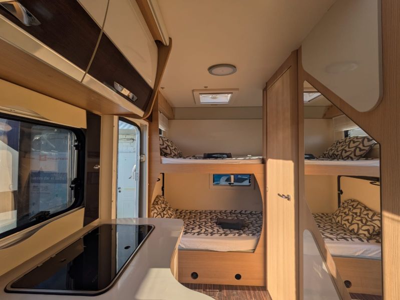 En venta Ford McLouis Glamys 222 *OFERTA FEBRERO* Blanco 2023 Málaga foto 6