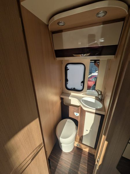 En venta Ford McLouis Glamys 222 *OFERTA FEBRERO* Blanco 2023 Málaga foto 10