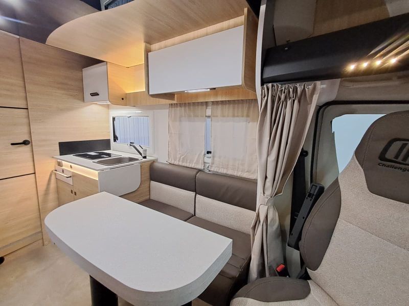 En venta Challenger Challenger Fiat Ducato 318 Ultimate Edition Automatic Blanco 2026 Barcelona foto 8