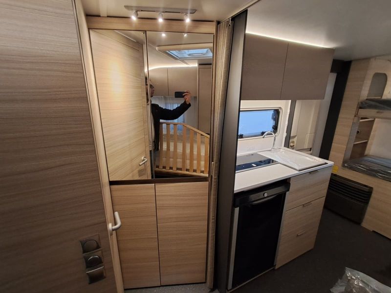 En venta Adria Adria Altea 472 PK Promo L'Alba Blanco 2025 Barcelona foto 12