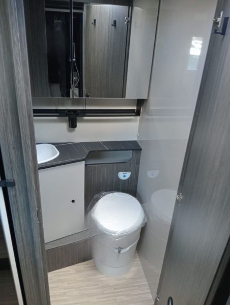 En venta McLouis MC4 881 Gris 2026 Guipúzcoa foto 9