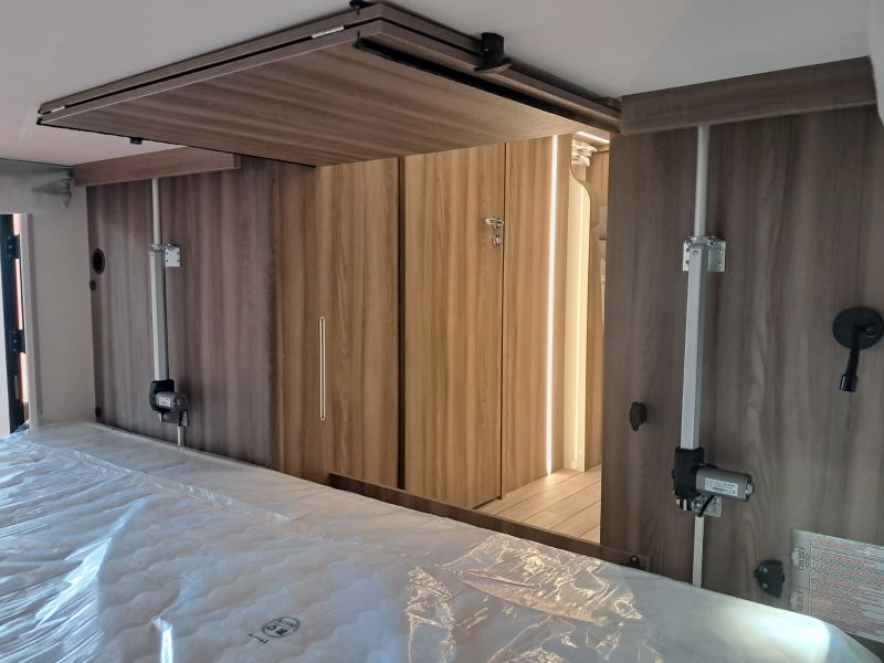 En venta Roller Team Roller Team Ford Kronos 279 M Selekt 165 CV Open Air 2026 Blanco 2026 Barcelona foto 6