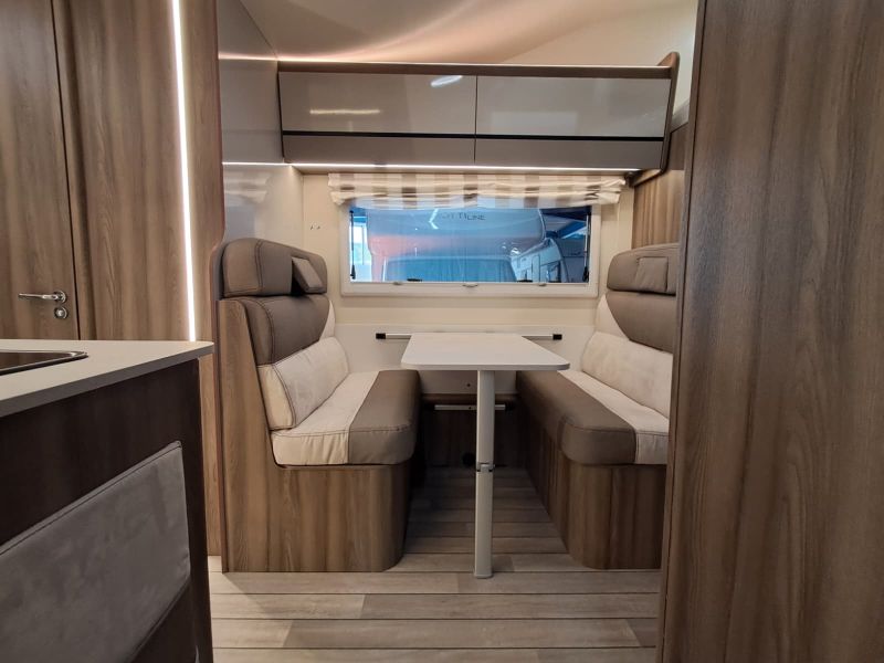 En venta Roller Team Roller Team Ford Kronos 279 M Selekt 165 CV Open Air 2026 Blanco 2026 Barcelona foto 8