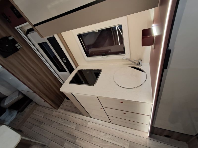 En venta Roller Team Roller Team Ford Kronos 279 M Selekt 165 CV Open Air 2026 Blanco 2026 Barcelona foto 14