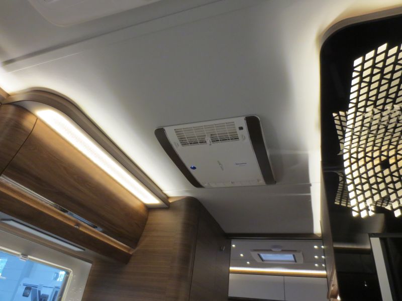 En venta Tabbert Puccini 550 E 2,5 (2022) Blanco 2022 Valencia foto 18