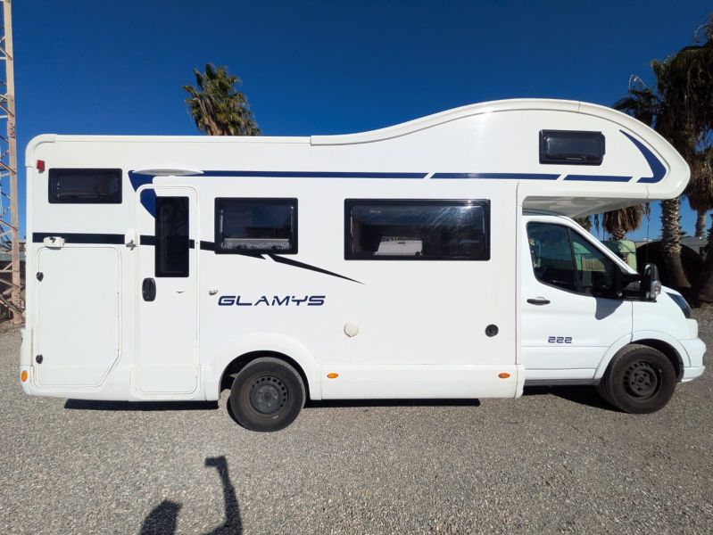 En venta Ford Ford McLouis Glamys 222 *OFERTA FEBRERO* Blanco 2023 Málaga foto 3