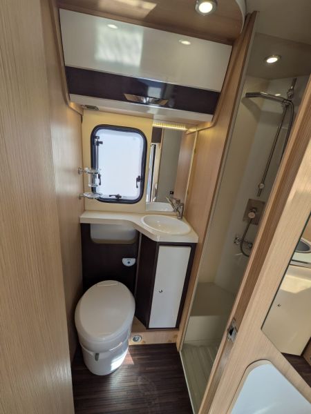 En venta Ford Ford McLouis Glamys 222 *OFERTA FEBRERO* Blanco 2023 Málaga foto 5