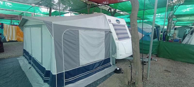 En venta Caravelair Ambiance 400, 20 aniversario  Blanco 2006 Jaén foto 4