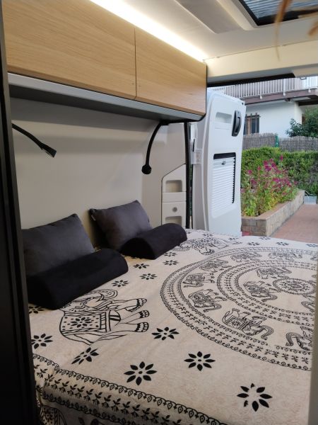 En venta Adria Twin 600 SPB 2025 Blanco 2025 Barcelona foto 2