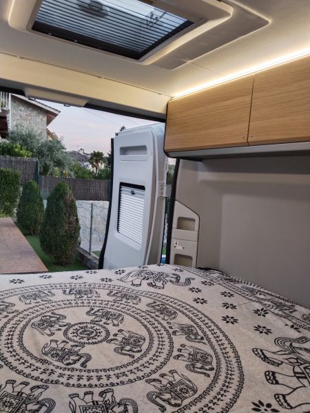 En venta Adria Twin 600 SPB 2025 Blanco 2025 Barcelona foto 3