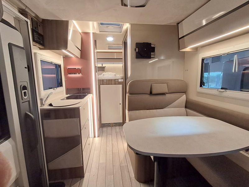 En venta Roller Team Roller Team Ford Kronos Fit 291 TL 165 CV Selekt Open Air Blanco 2026 Barcelona foto 13