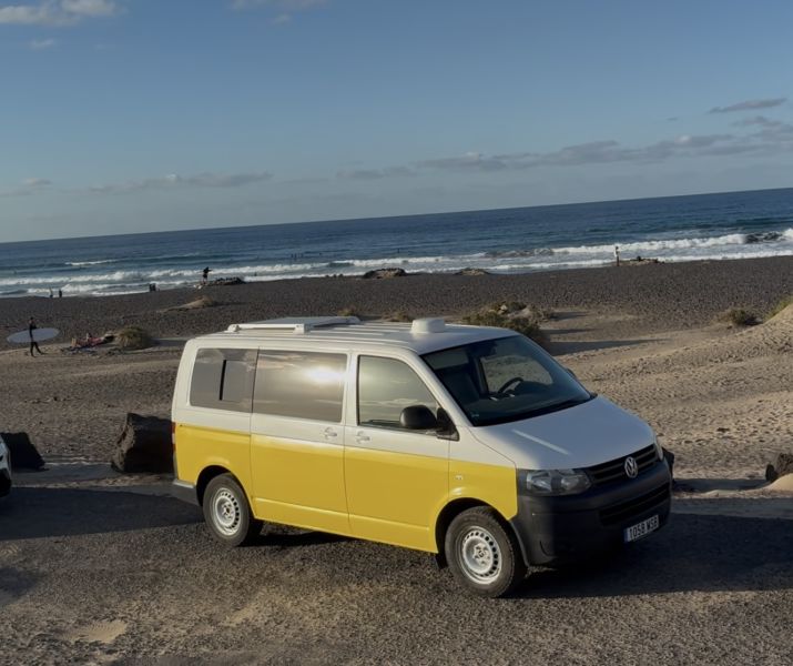 En venta Volkswagen Transporter T5 Camper Amarillo 2012 Las Palmas foto 3