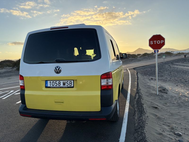 En venta Volkswagen Transporter T5 Camper Amarillo 2012 Las Palmas foto 9