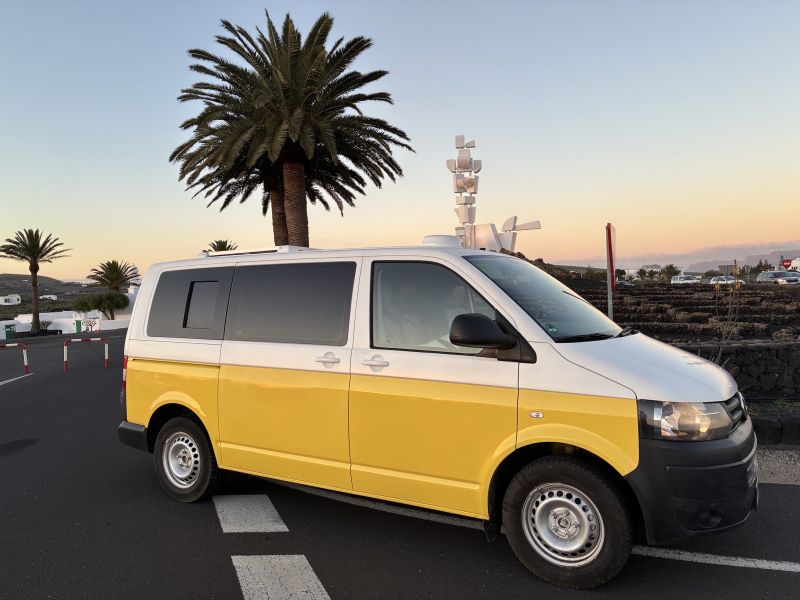 En venta Volkswagen Transporter T5 Camper Amarillo 2012 Las Palmas foto 17
