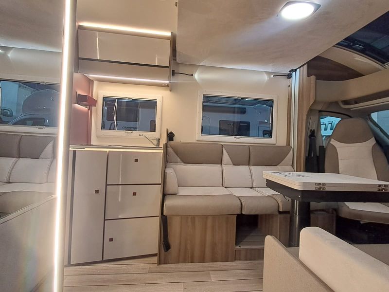 En venta Roller Team Roller Team Ford Kronos Fit 230 TL Selekt Open Air 165 CV 2026 Blanco 2026 Barcelona foto 5