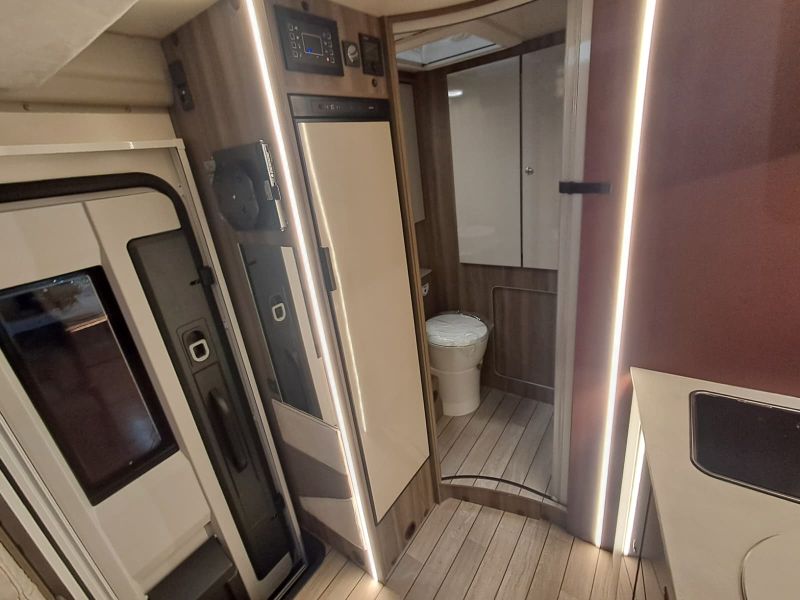 En venta Roller Team Roller Team Ford Kronos Fit 230 TL Selekt Open Air 165 CV 2026 Blanco 2026 Barcelona foto 11