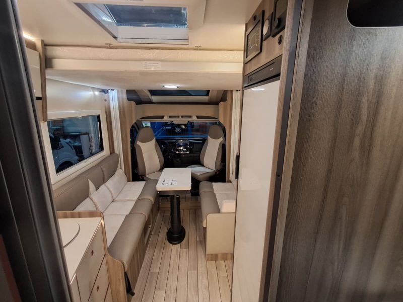 En venta Roller Team Roller Team Ford Kronos Fit 230 TL Selekt Open Air 165 CV 2026 Blanco 2026 Barcelona foto 19