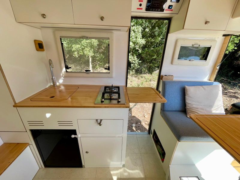 En venta Four-Wheel Camper Toyota Hilux Gris 2011 Madrid foto 14