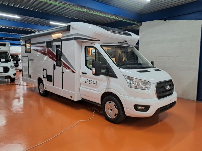 En venta Roller Team ROLLER TEAM FORD KRONOS 284 TL OPEN AIR 165 Blanco 2026 Barcelona foto 2