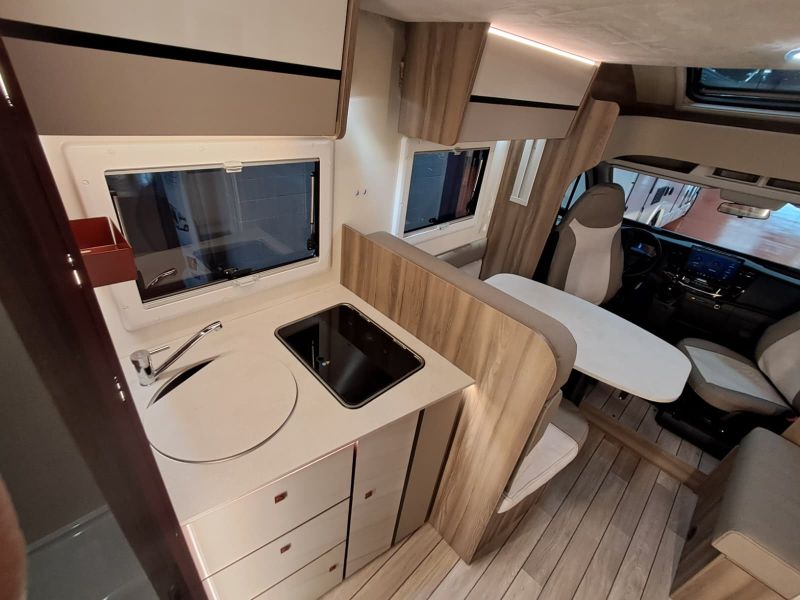 En venta Roller Team ROLLER TEAM FORD KRONOS 284 TL OPEN AIR 165 Blanco 2026 Barcelona foto 10