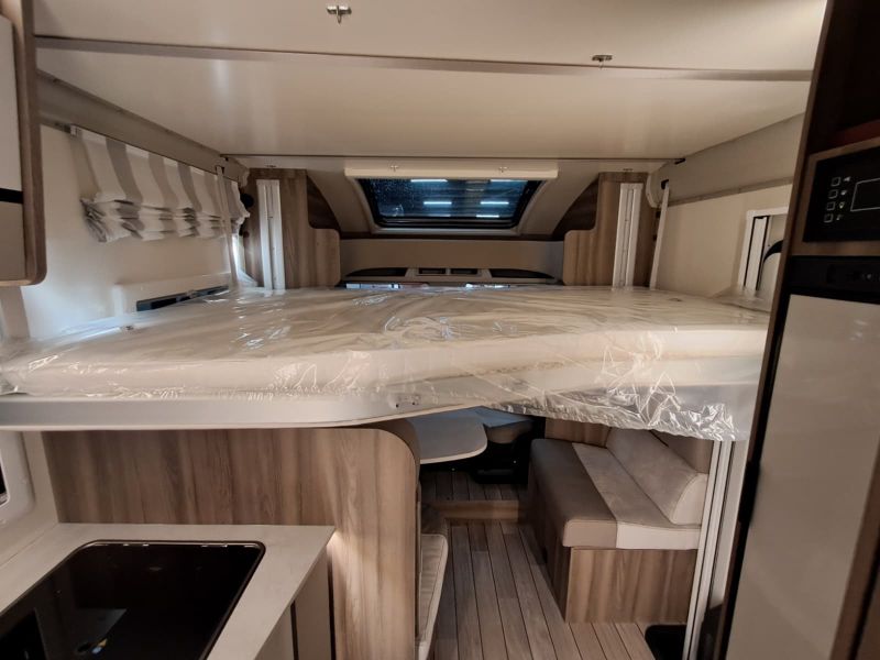 En venta Roller Team ROLLER TEAM FORD KRONOS 284 TL OPEN AIR 165 Blanco 2026 Barcelona foto 14