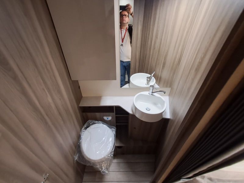 En venta Roller Team ROLLER TEAM FORD KRONOS 284 TL OPEN AIR 165 Blanco 2026 Barcelona foto 16