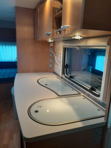 En venta Knaus Sudwind 550 Blanco 2009 Barcelona foto 4