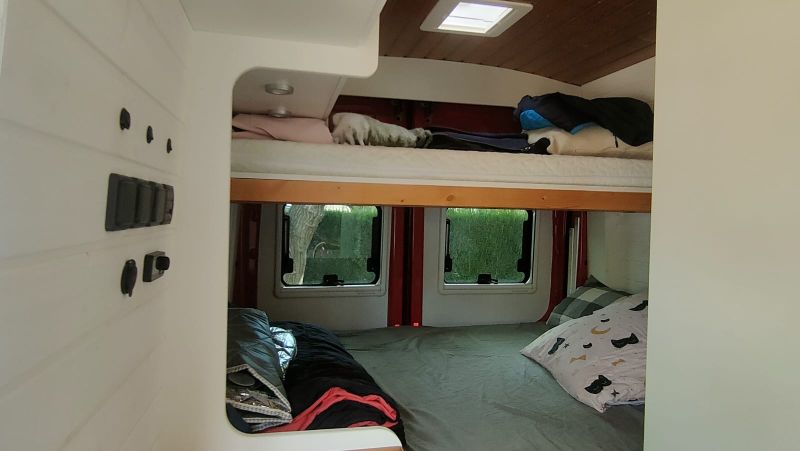 En venta Ford TRANSIT 350  H3 L3  TRENF 2.0 170 Rojo 2017 Tarragona foto 4