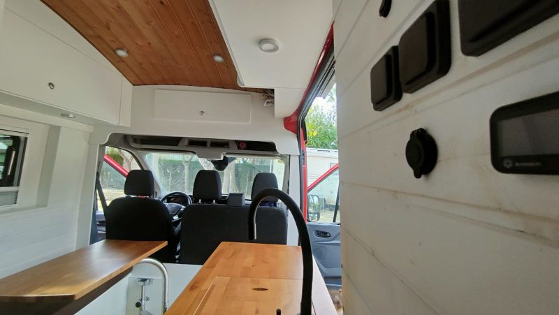 En venta Ford TRANSIT 350  H3 L3  TRENF 2.0 170 Rojo 2017 Tarragona foto 5