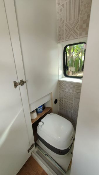 En venta Ford TRANSIT 350  H3 L3  TRENF 2.0 170 Rojo 2017 Tarragona foto 9