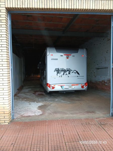 En venta Hymer / Eriba / Hymercar ex562 silverline Gris 2011 Madrid foto 3