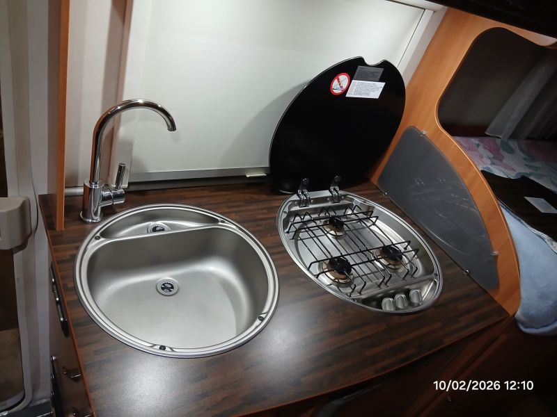 En venta Hymer / Eriba / Hymercar ex562 silverline Gris 2011 Madrid foto 4