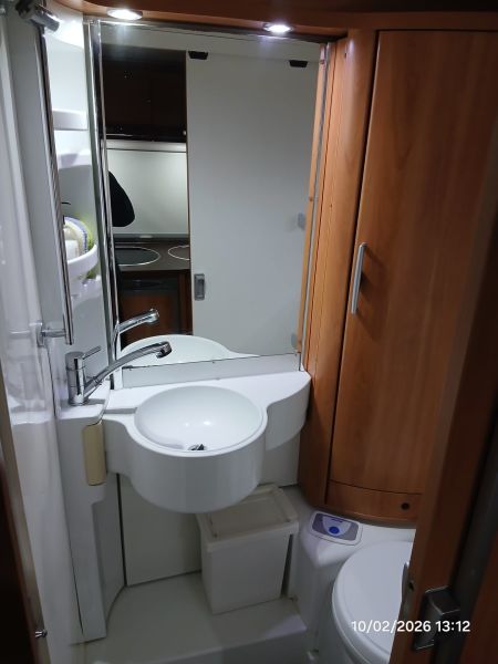 En venta Hymer / Eriba / Hymercar ex562 silverline Gris 2011 Madrid foto 17