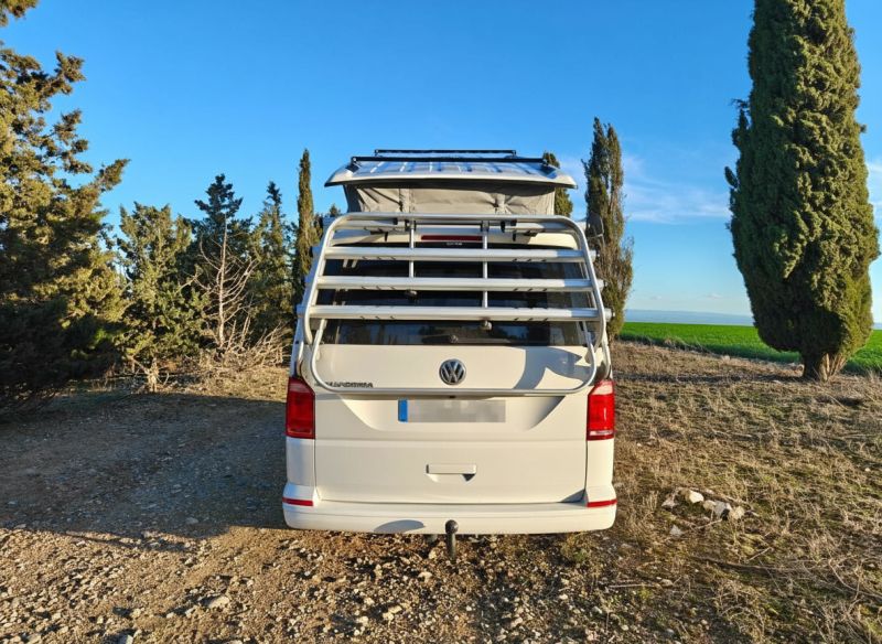 En venta Volkswagen BEACH 150 CV DSG  Blanco 2018 Lleida foto 3