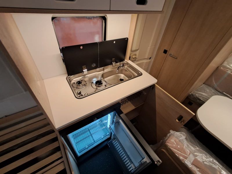 En venta Adria Adria Aviva 400 PS Truma P Move 2026 Blanco 2026 Barcelona foto 12