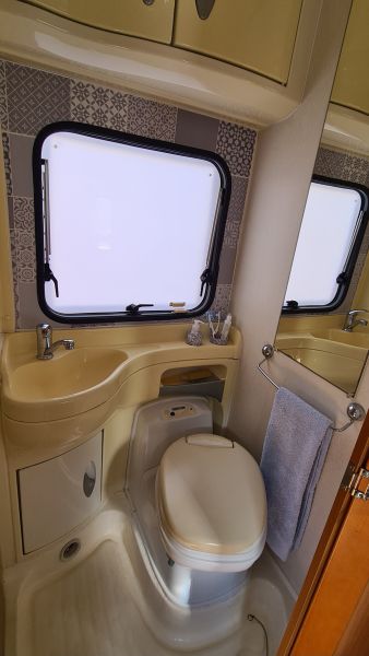 En venta Roller Team Autocaravana Granduca 67 Blanco 2003 Barcelona foto 15