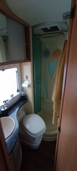 En venta Ford  Chawusson welcom 74  Blanco 2006 Barcelona foto 11