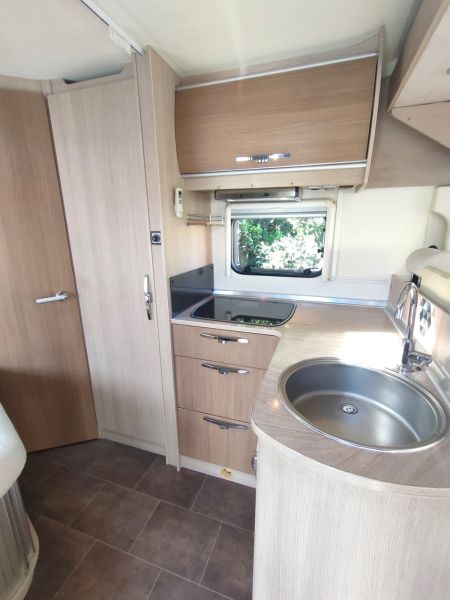 En venta Bürstner IXEO TIME 695 Blanco 2012 Alicante foto 1