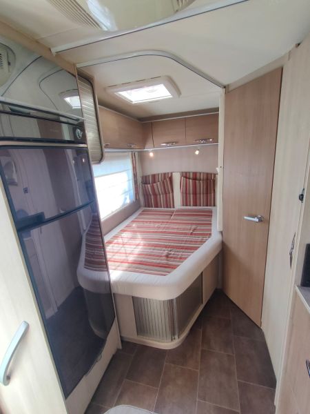 En venta Bürstner IXEO TIME 695 Blanco 2012 Alicante foto 9