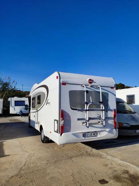 En venta Bürstner IXEO TIME 695 Blanco 2012 Alicante foto 11