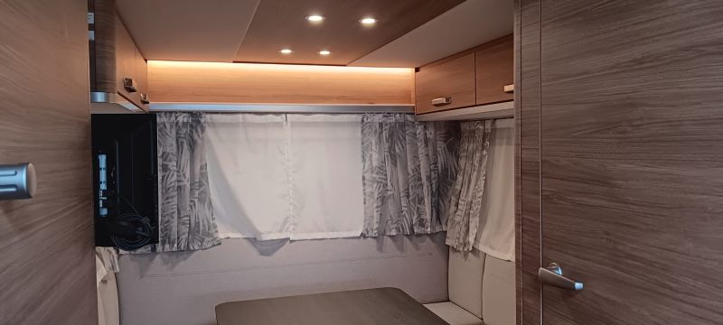 En venta Weinsberg Caraone 390 PUH Blanco 2020 Barcelona foto 4