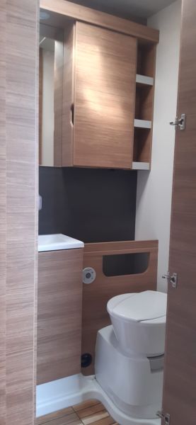 En venta Weinsberg Caraone 390 PUH Blanco 2020 Barcelona foto 6