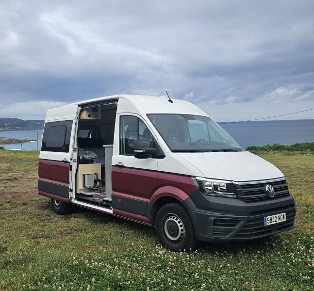 En venta Volkswagen Crafter 2023 Santa Cruz de Tenerife foto 1