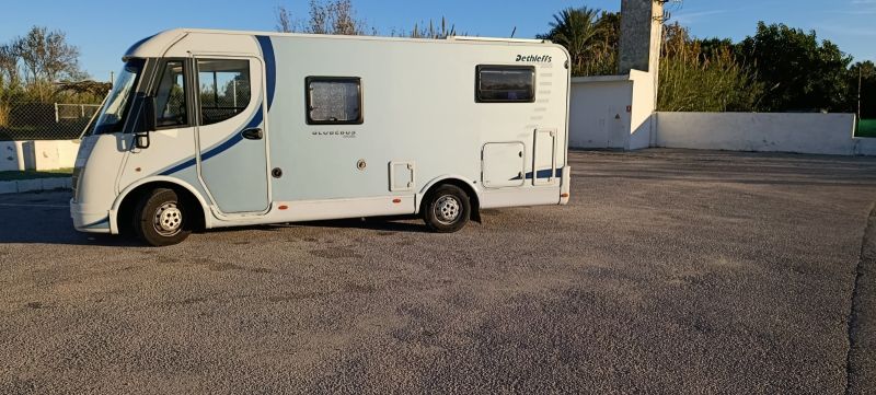 En venta Dethleffs DETHLEFFS GLOBEBUS I 011 Gris 2009 Valencia foto 4