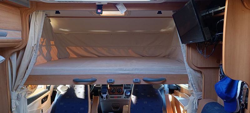 En venta Dethleffs DETHLEFFS GLOBEBUS I 011 Gris 2009 Valencia foto 8