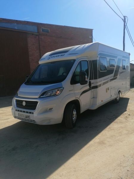 En venta Bavaria-Camp 700 class 2015 Barcelona foto 12