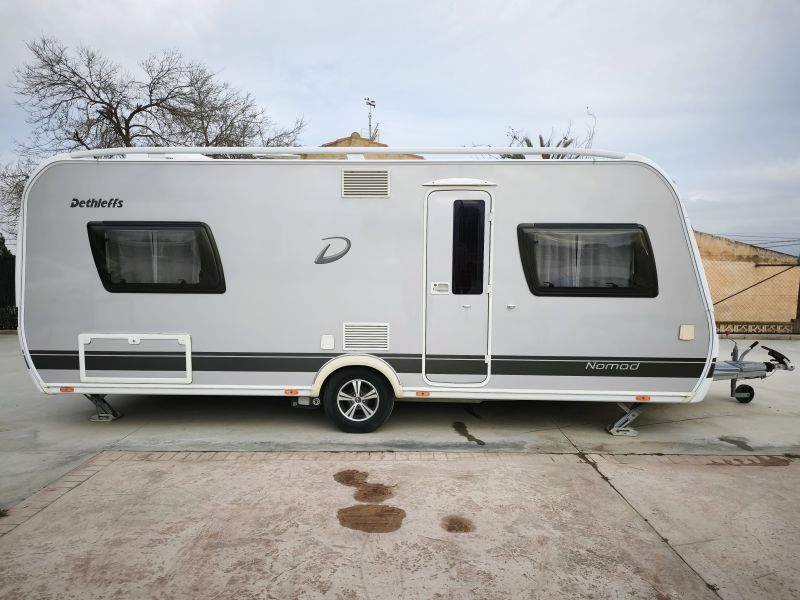 En venta Dethleffs 540 RE NOMAD Gris 2018 Alicante foto 1