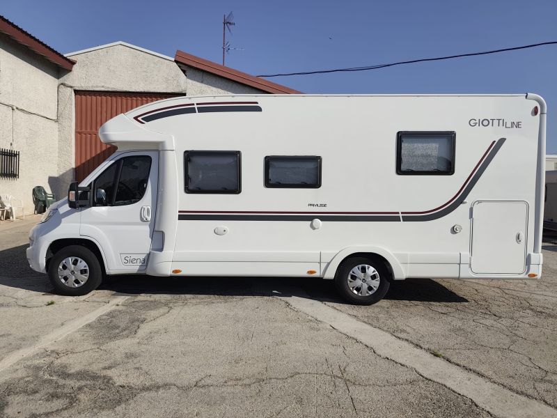 En venta Citroën Siena 390 Blanco 2021 Madrid foto 2