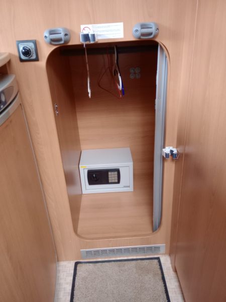 En venta Dethleffs Summer Edition 09 Gris 2010 Huesca foto 9